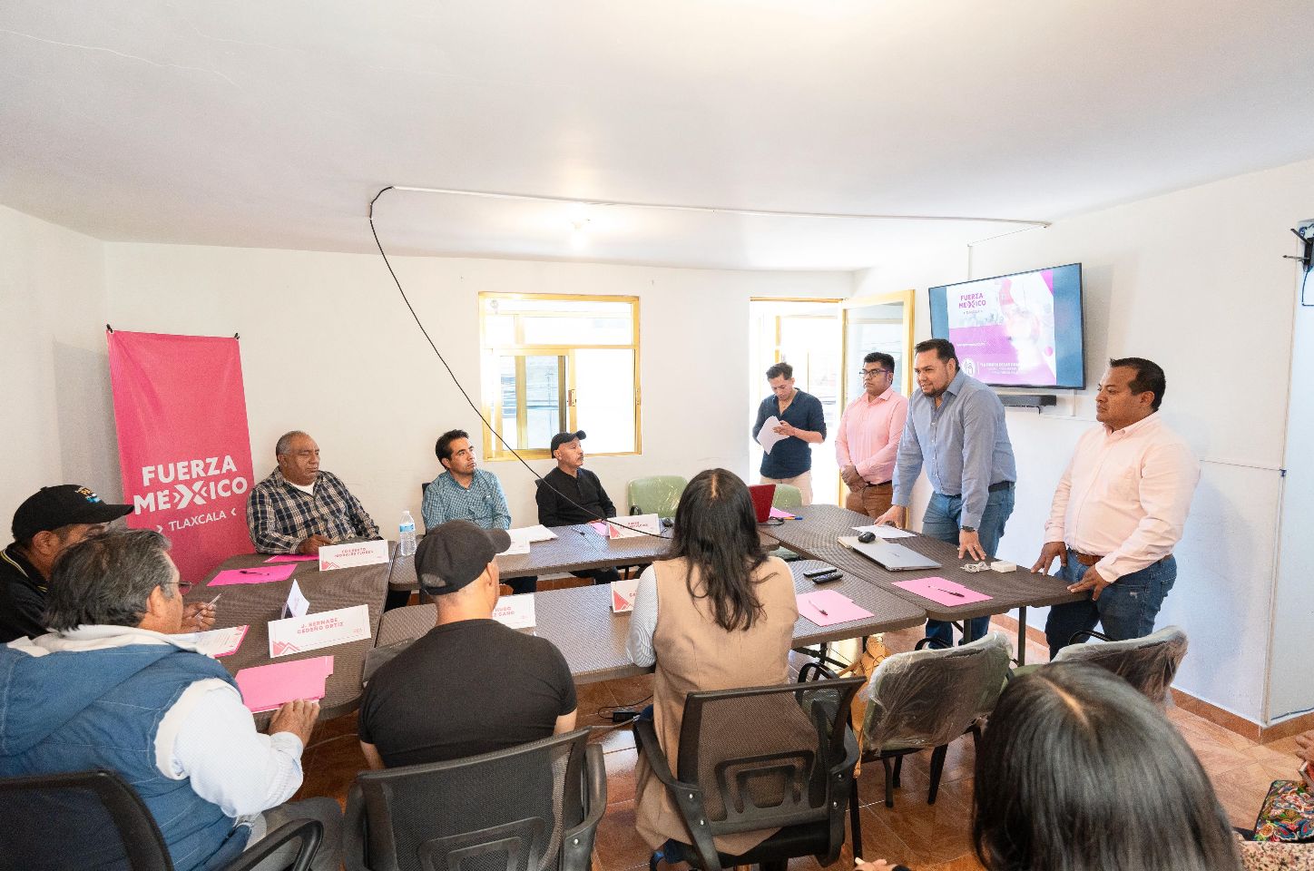 Capacita FXM a presidentes municipales y de comunidad electos